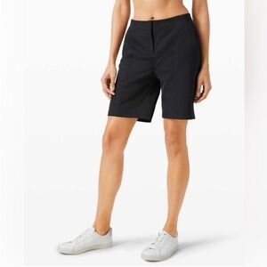 LULULEMON WOMENS IN POWER SHORTS SIZE 10